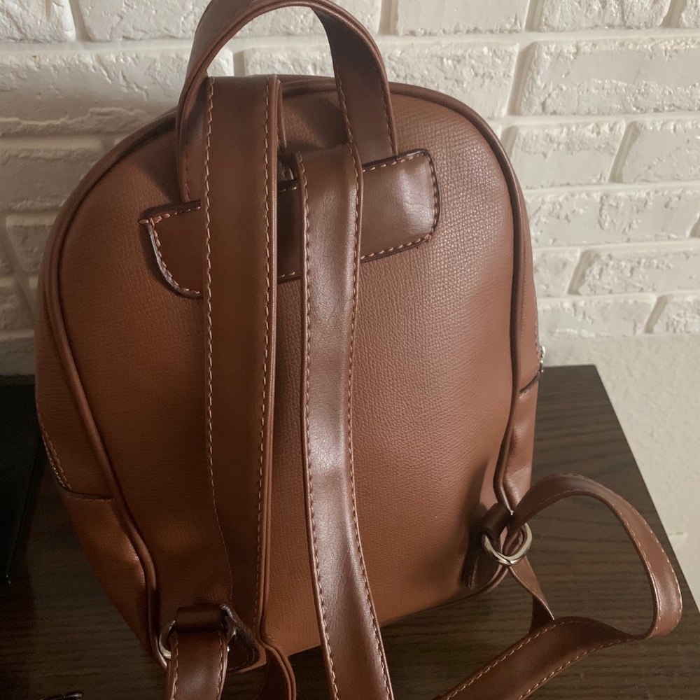 New Bagpack - Picture 3 of 3